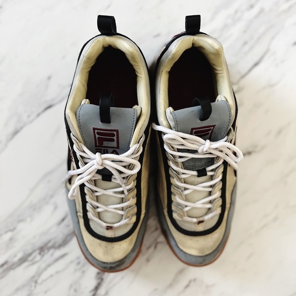 FILA x Urban Outfitters Exclusive Distressed Disruptor 2 Chunky Sneaker - Picture 5 of 15